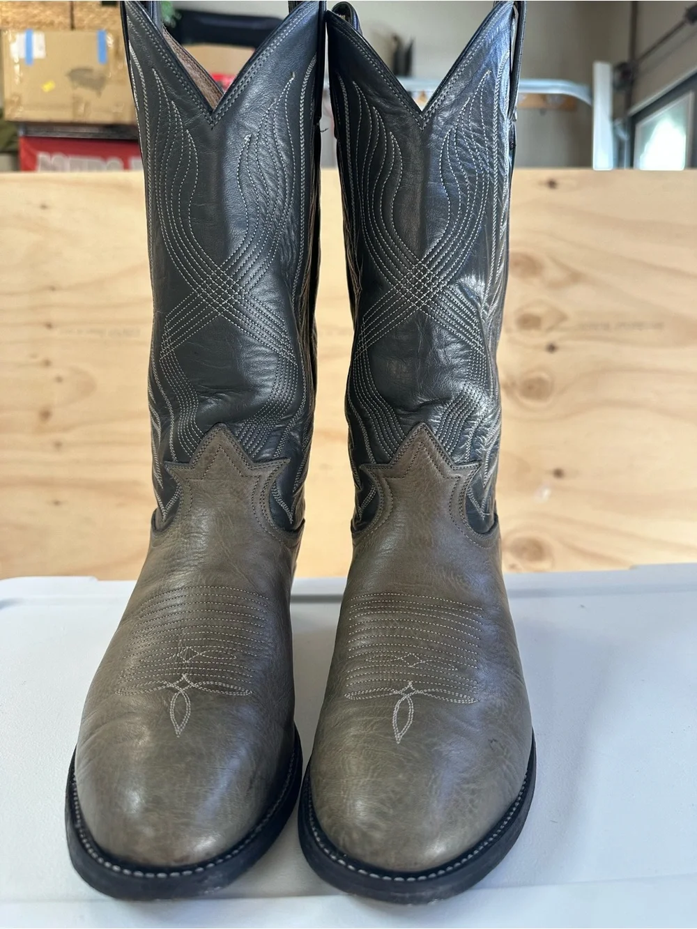 Tony Lama 2 tone, Light Grey with Black Leather Cowboy Boot 9D